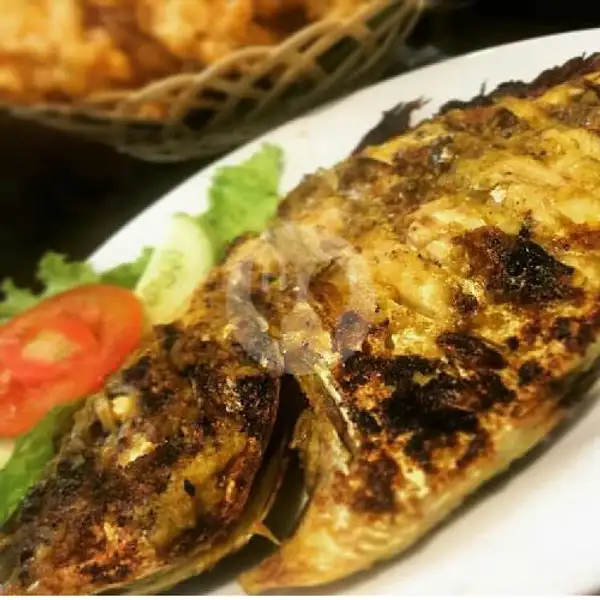 Paket Nasi Timbel Ikan Kuwe Bakar Atau Goreng + Es Teh Manis | Ayam Bakar Dan Ikan Bakar Selera Nusantara, Dapur Nusantara