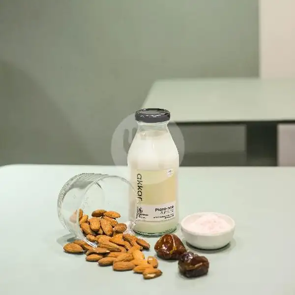 almond milk | Akkar Juice Bar, Mergangsan