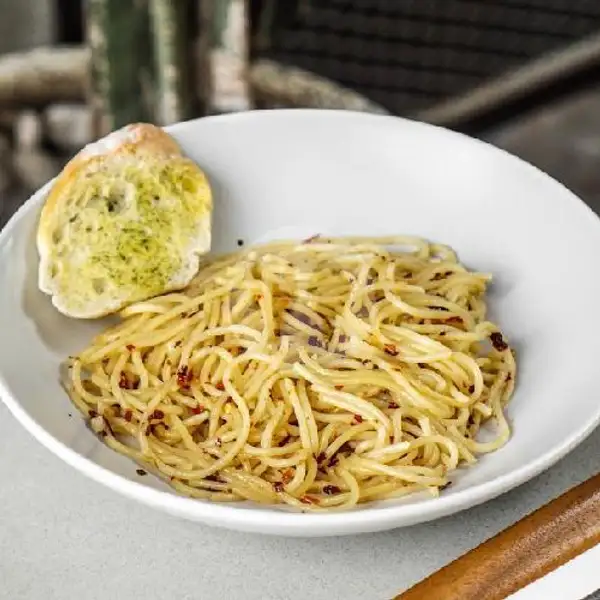 Spaghetti Aglio E Olio | Jardin Cafe, Cimanuk