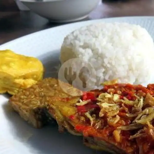 Nasi Putih Ayam Geprek Dada Dan Tahu Tempe Sambal Merah | Nasi Goreng Aceh 21, Kebon Kacang