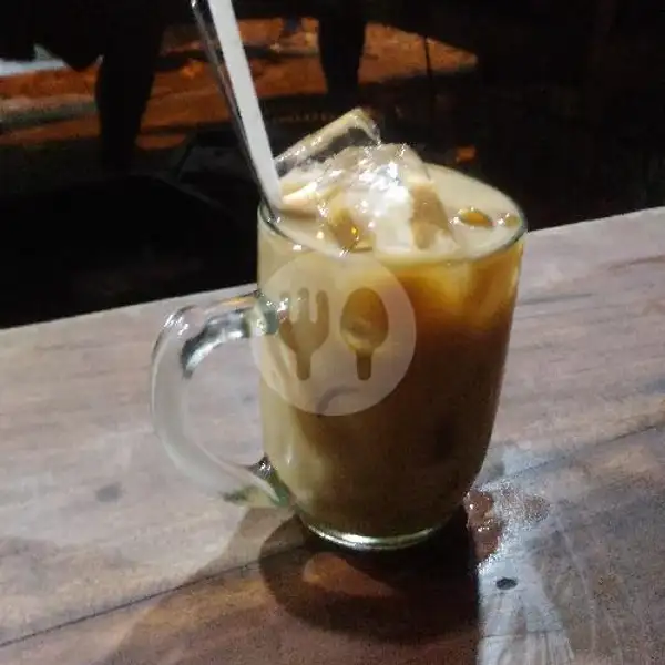 Tora Cafe Milky Latte Es / Panas | Angkringan Lincak Solo, Ir Juanda