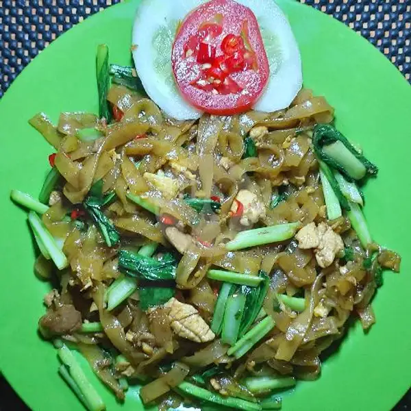 Kwetiau Goreng Ayam + Es Teh Tawar (DHD) | Nasi Goreng, Bakmi Dan Seafood Mas Bimo, Tj. Priok